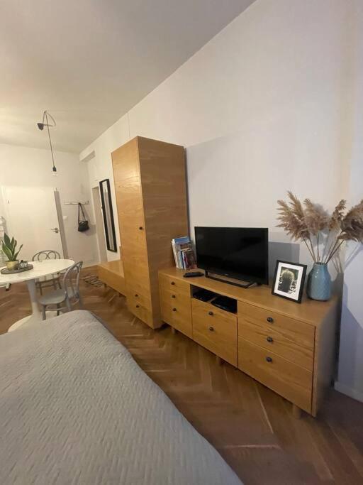 Cute Apartment Perfect For Business And Travel. Варшава Экстерьер фото