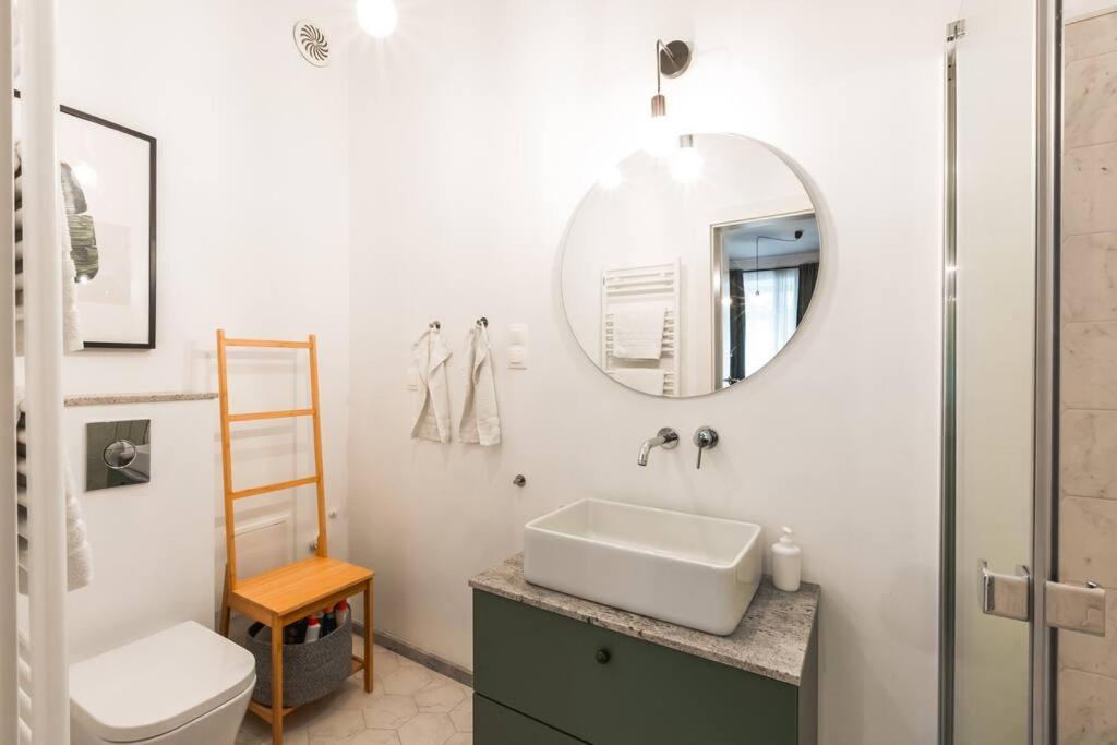 Cute Apartment Perfect For Business And Travel. Варшава Экстерьер фото